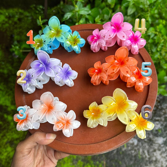 Triple flower claw clip