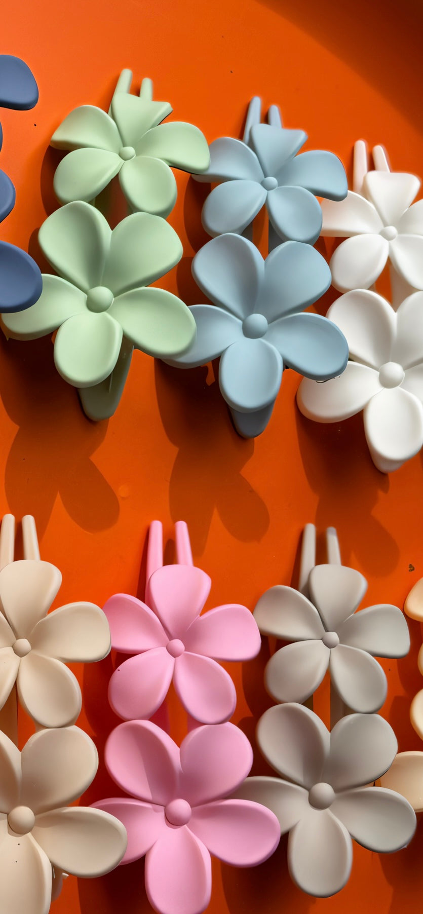 🌸 BloomGrip™ Floral Hair Claw Clip